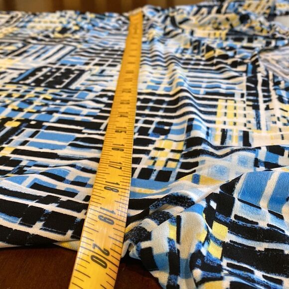 Rafaella Women’s Geometric Pattern Asymmetrical Hem Popover Top PM - Picture 8 of 10